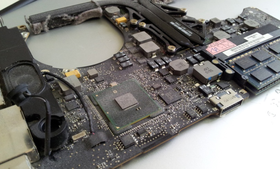 Dusty Mainboard before cleaning